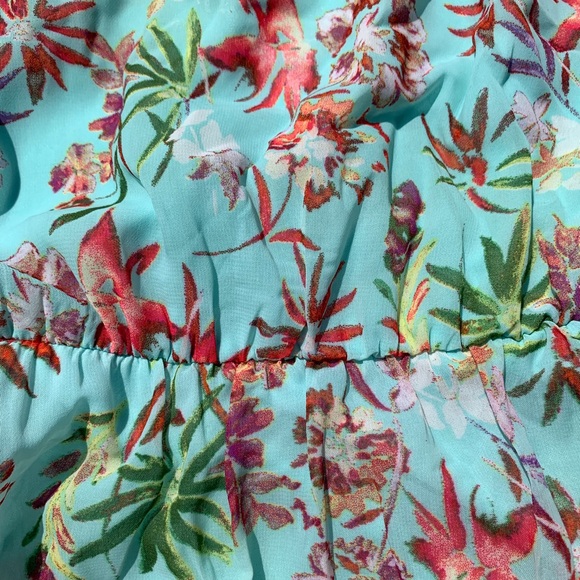 Floral Breeze Sleeveless Mini Dress - Picture 6 of 8